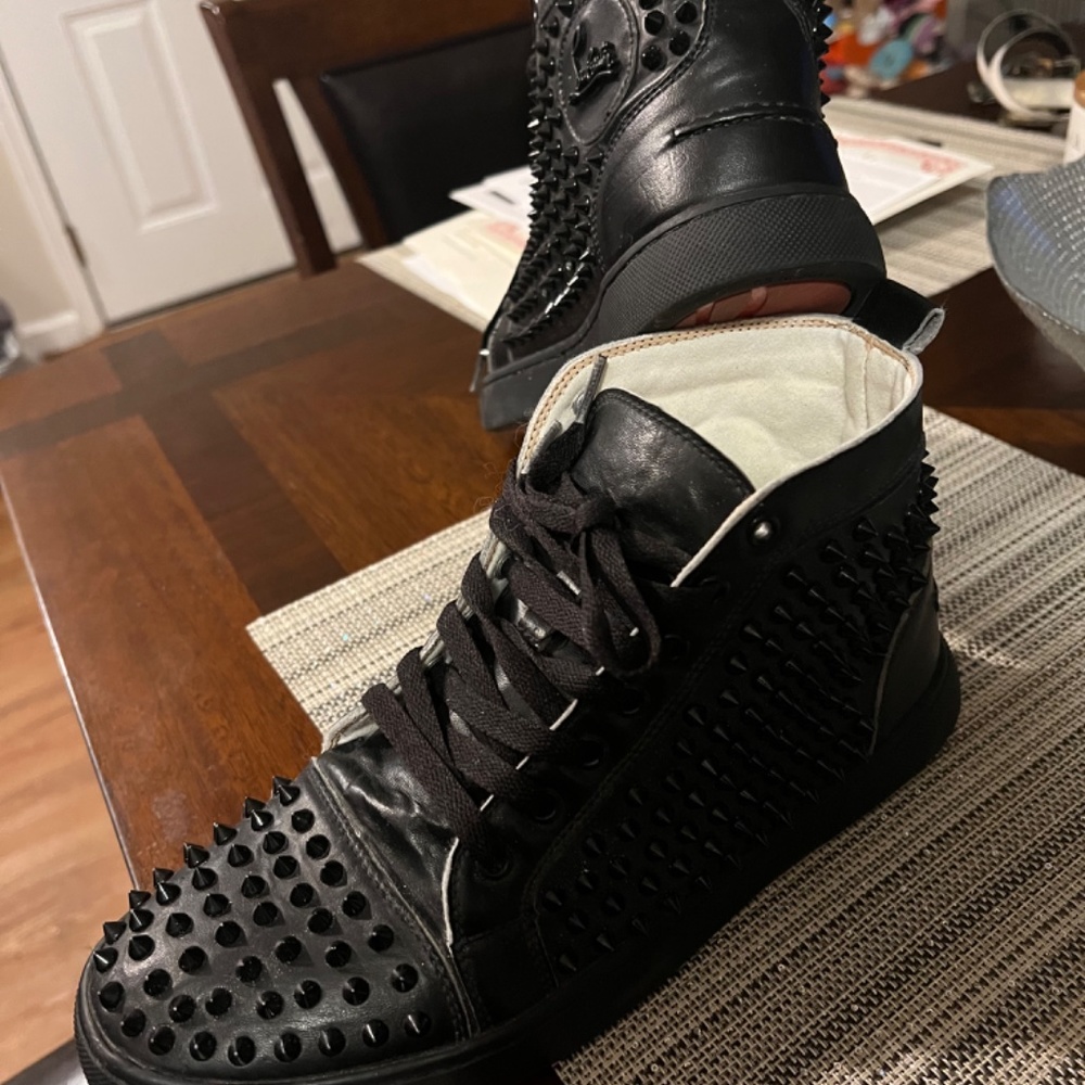 Gucci-Louis Vuitton- Christian Louboutin - Picture 2 of 8